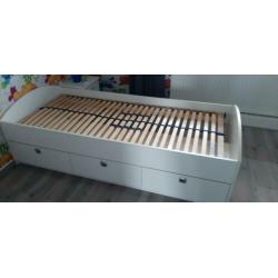 Eenpersoonsbed met lattenbodem