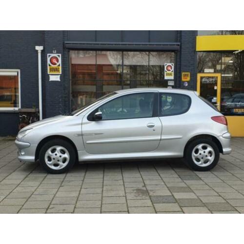 Peugeot 206 1.4 X-LINE 3D