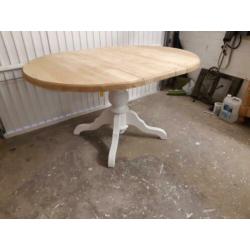 Prachtige ronde uitschuifbare tafel 110 x 78 hoog