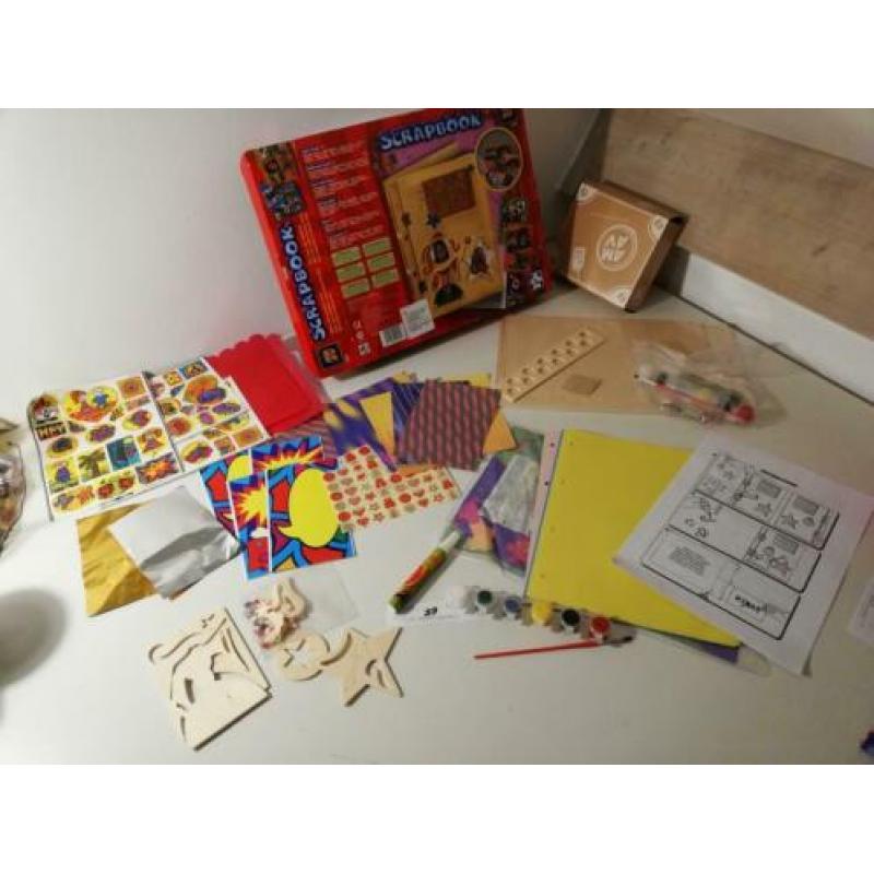 Scrapbook, mooie set, grotendeels dubbel!
