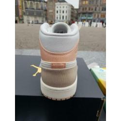 Air Jordan 1 Mid Milan size 42.5 in hand!