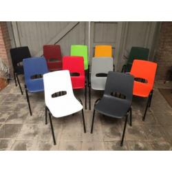 Nieuwe kunststof kuipstoelen stapelbare kantinestoelen