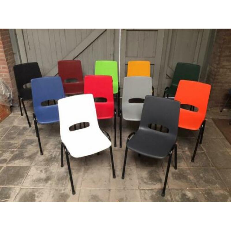 Nieuwe kunststof kuipstoelen stapelbare kantinestoelen