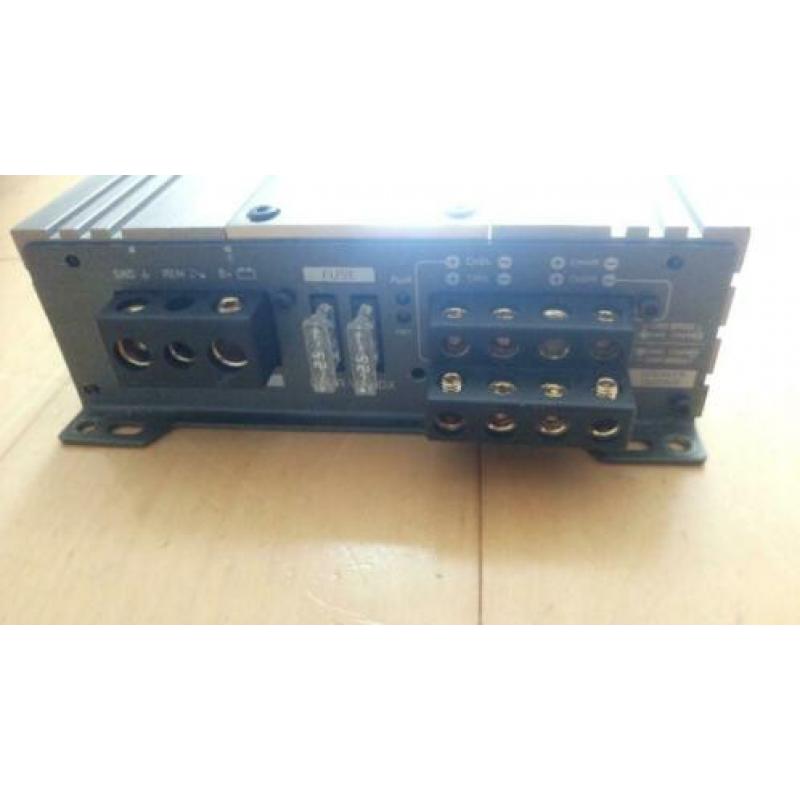 Ground Zero Uranium 4135DX 760w RMS 4ch auto versterker