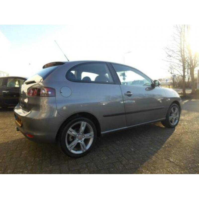 SEAT Ibiza 1.6-16V Sportstyle