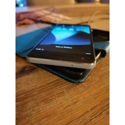 Google Pixel 2 blue