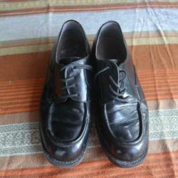 Zwarte nette herenschoenen. mt 44. hand made in italy. alays