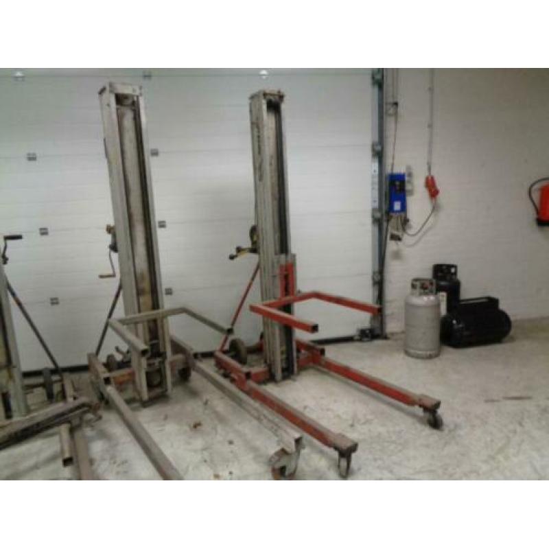 te koop 3x kanaallift/montagelift/materiaallift