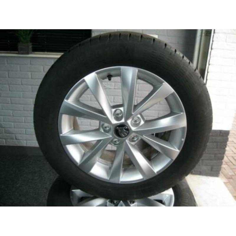 Orig. Skoda Octavia 16 inch velgen zomerbanden NIEUWSTAAT