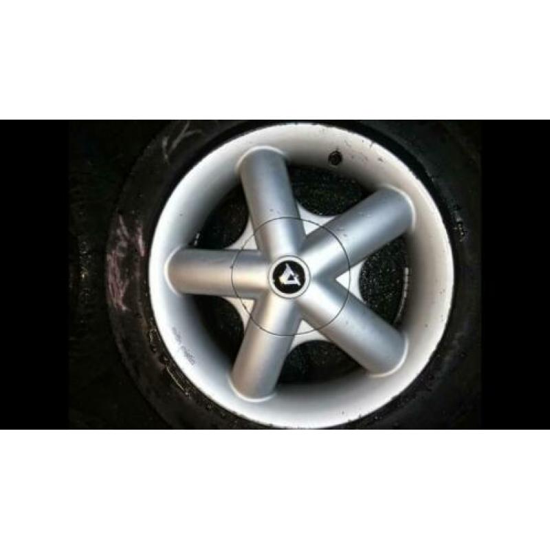 Set Volvo 240-740-940 wielen