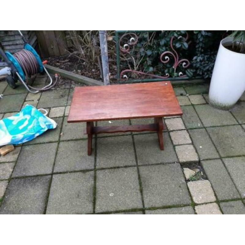 oud bijzet tafeltje