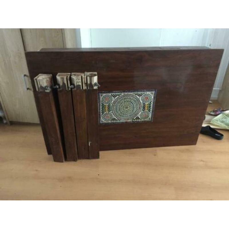Eettafel aangeboden