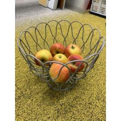 Fruitmand grijs draad. Doorsnee 25 cm