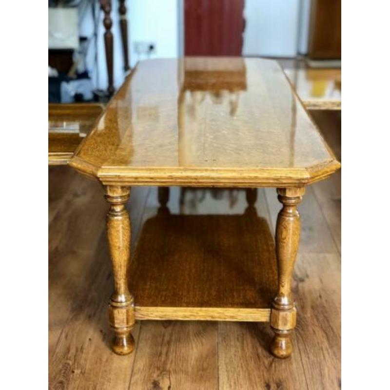 Eikenhouten salontafel veel opbergruimte