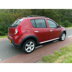 Dacia Sandero Stepway 1.6 MPI bj.2012 LPG G3 101000 km Rood