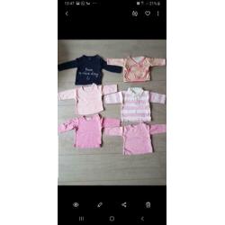 Meisjes baby kleding 50/56 --> 0.50 cent per stuk.