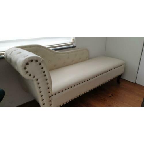 Prachtige Chaise longue Chesterfield Moet snel weg!