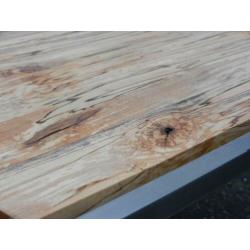 Bijzettafel van RVS met essen hout met slaap er in
