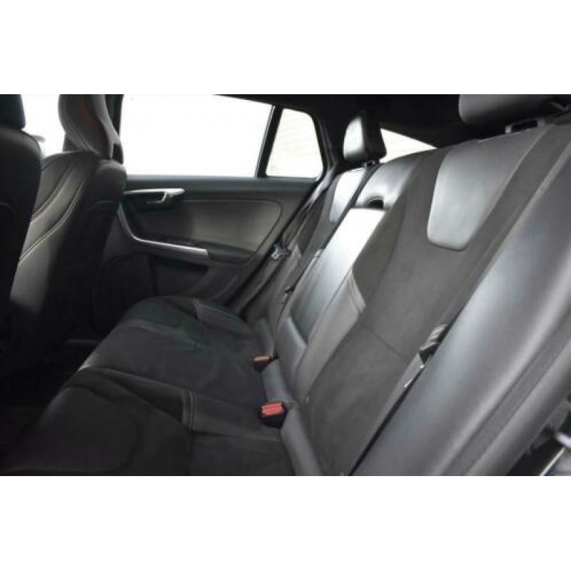 Volvo V60 T4 190pk Aut. R-Design / Navi / Xenon / Clima