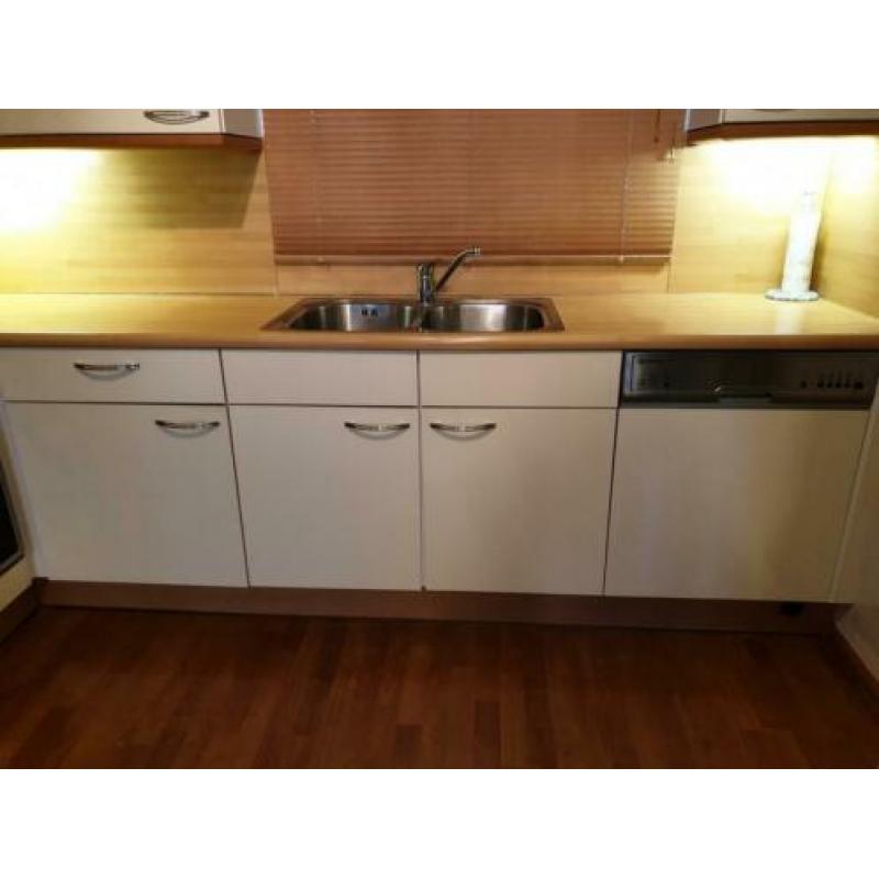 Keuken bruinzeeuw 1.95 bij 2.85