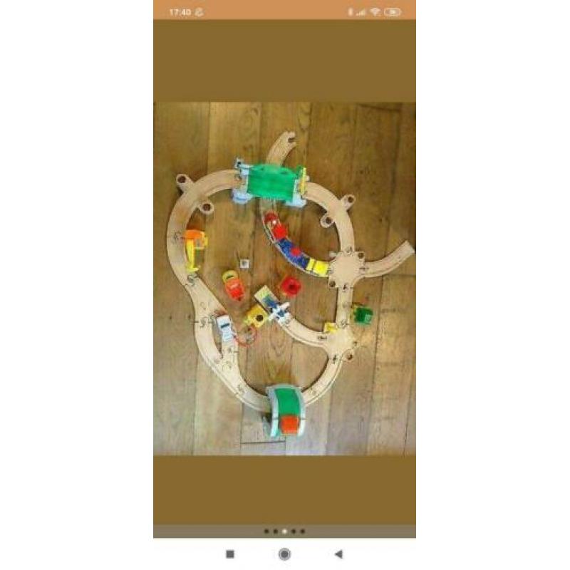 Fisher price bergpas overcompleet, met vele railsen en voert