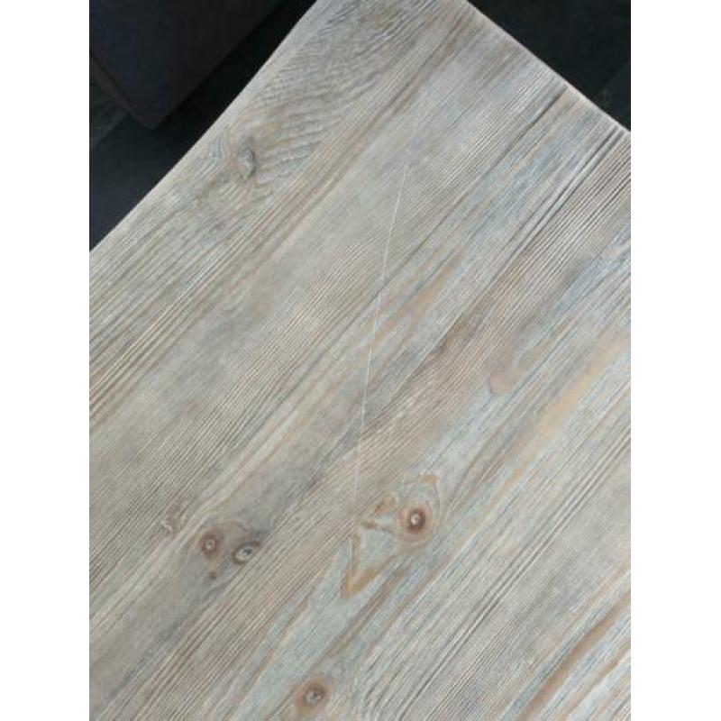 Salontafel met een krasje. Verder zo goed als nieuw.