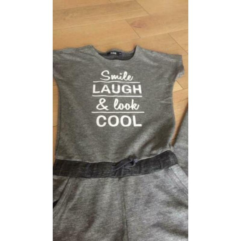 Supergave grijze jumpsuit van sweatstof maat 146/152