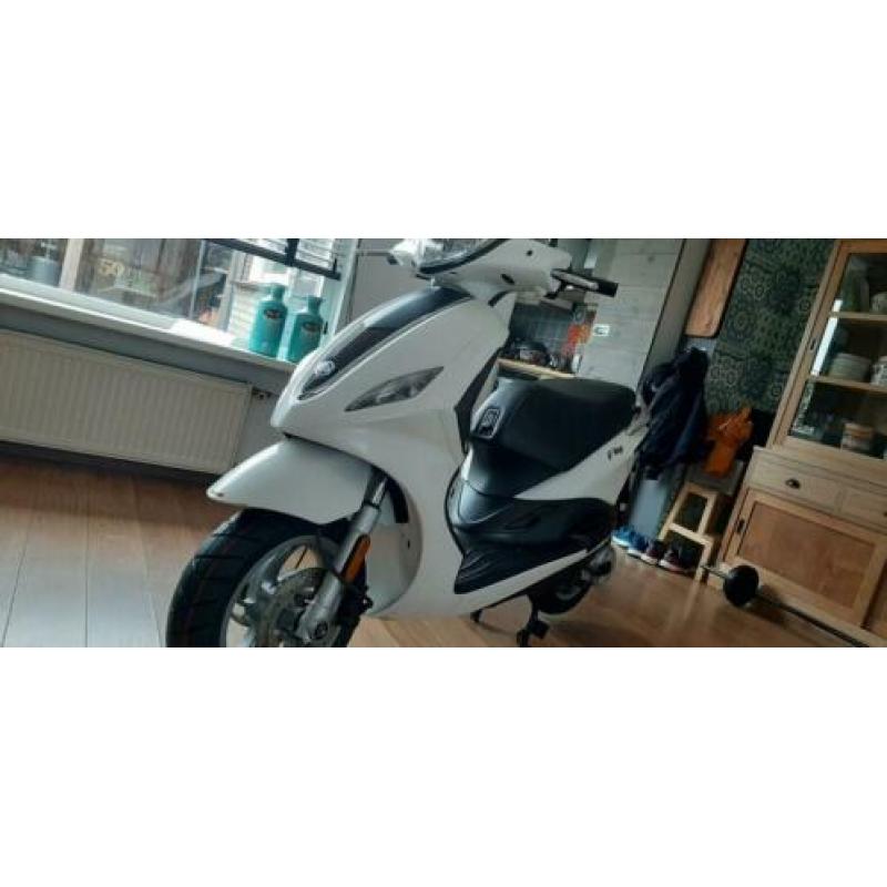 Piaggio new fly 4takt 2014 snor