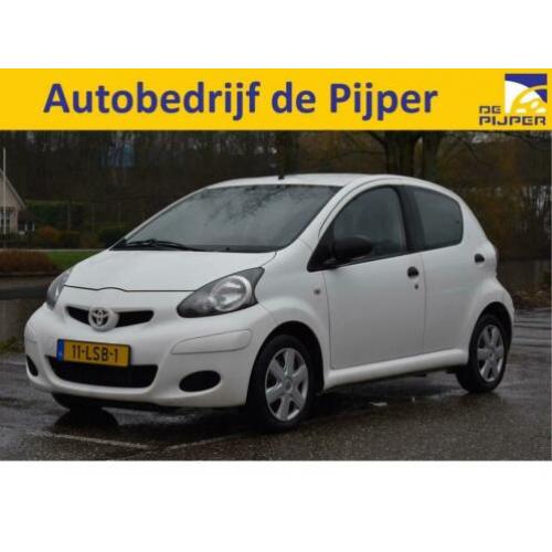 Toyota Aygo 1.0-12V Access NL-AUTO, AIRCO, RADIO-CD-AUX, 5-D