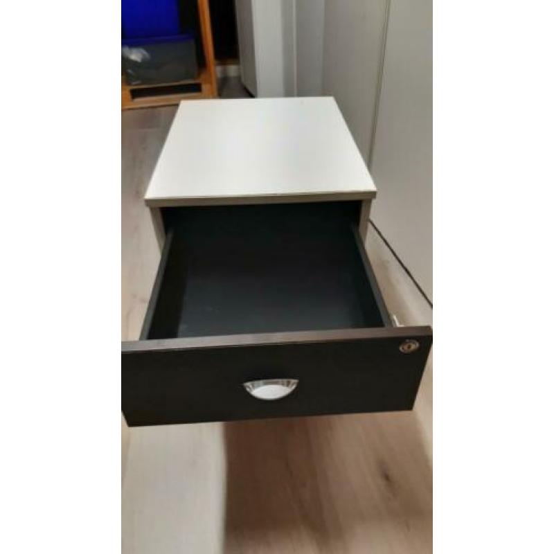 2 ladenkast (kantoor)