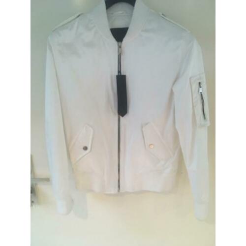 **KASTOPRUIMING** White Satin Vive L'Homme Bomber
