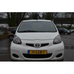 Toyota Aygo 1.0-12V Access NL-AUTO, AIRCO, RADIO-CD-AUX, 5-D