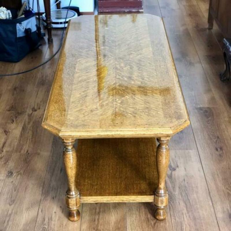 Eikenhouten salontafel veel opbergruimte