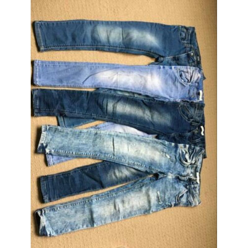 4 skinny spijkerbroeken 134, 3 van name-it , 1 van Terstall