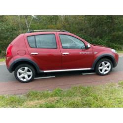 Dacia Sandero Stepway 1.6 MPI bj.2012 LPG G3 101000 km Rood