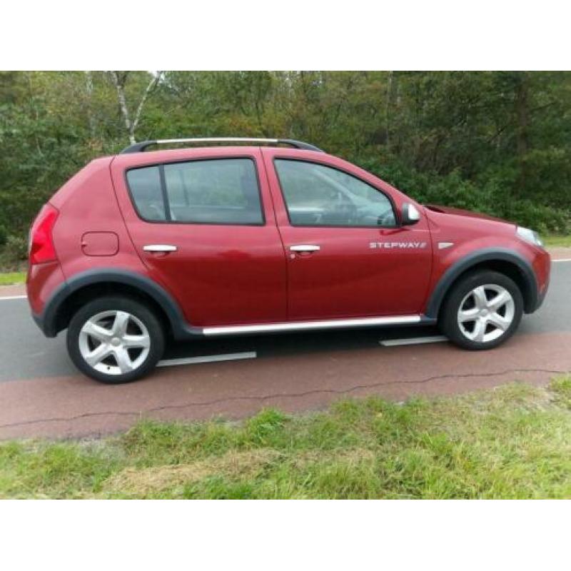 Dacia Sandero Stepway 1.6 MPI bj.2012 LPG G3 101000 km Rood