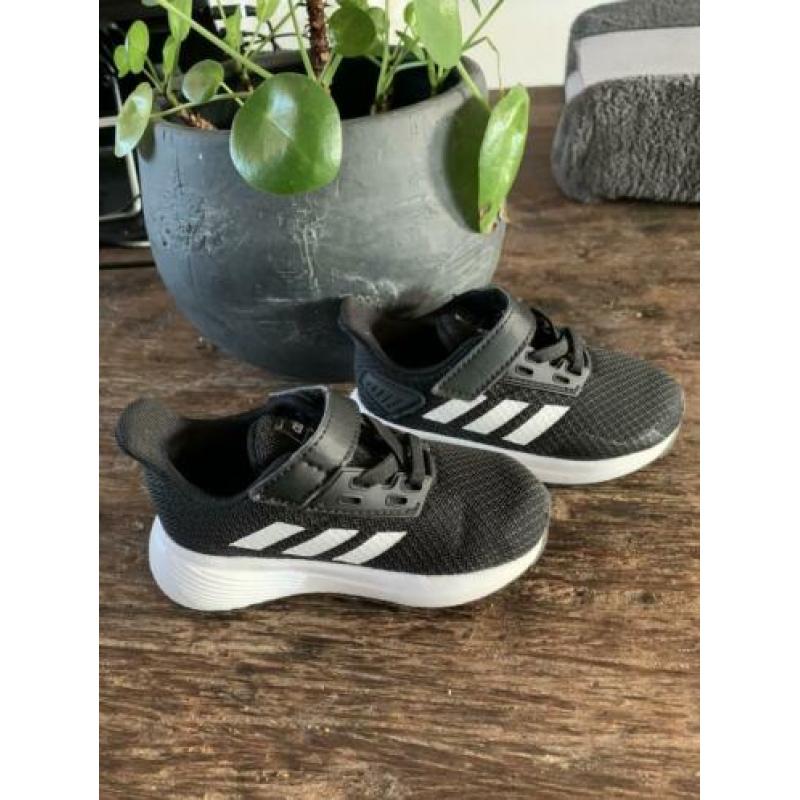 Adidas sneakers schoenen maat 21 zgan