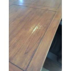 Tafel en stoelen bruin leer (stoelen mogen ook los weg)