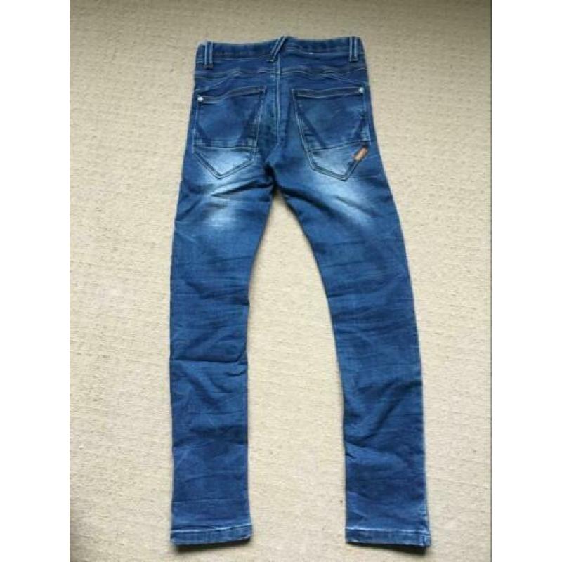 4 skinny spijkerbroeken 134, 3 van name-it , 1 van Terstall