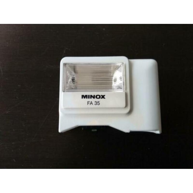 Minox AL met Minox FA 35 flitser