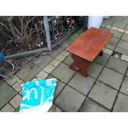 oud bijzet tafeltje