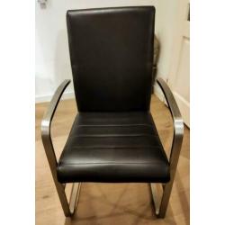 4 x RVS sleedestoel. Kleur bekleding: donkerbruin
