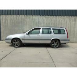 Volvo V70 XC 2.4 T AWD Comfort