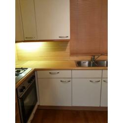Keuken bruinzeeuw 1.95 bij 2.85