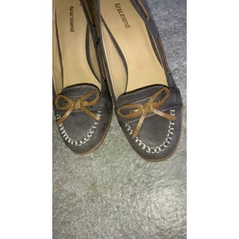 Leuke pumps blauw met strik maat 37