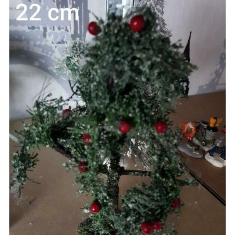 Lemax bomen, verlichting, straat kerstdorp