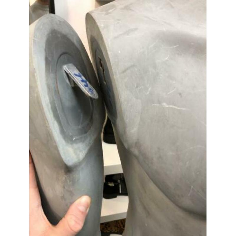 3 heren betonlook paspoppen! 100€ ps (nieuwwaarde 350€ ps)