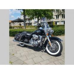 HARLEY-DAVIDSON ROAD KING CLASSIC FLHRCI (bj 2009)
