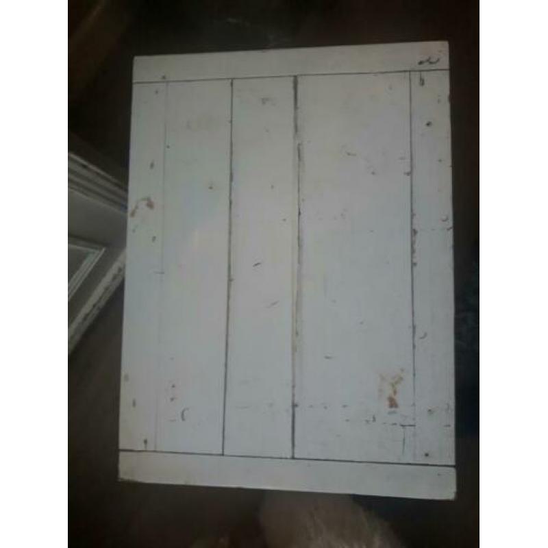 Brocante laag wit tafeltje