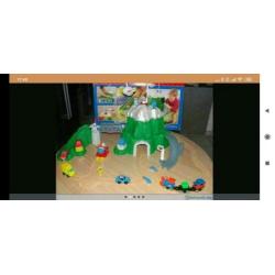 Fisher price bergpas overcompleet, met vele railsen en voert